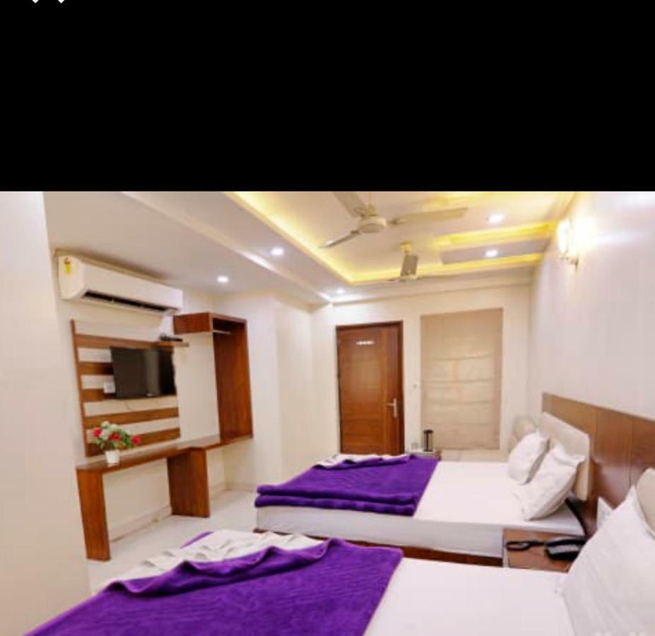 Hotel Le Mem デリー エクステリア 写真
