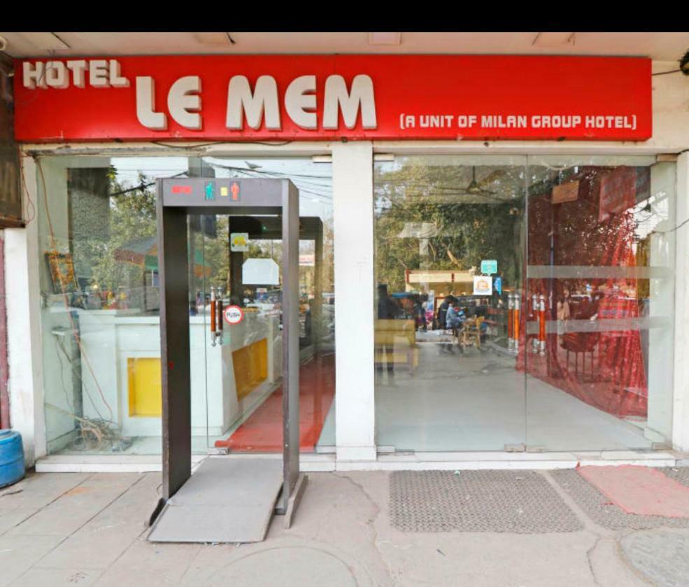 Hotel Le Mem デリー エクステリア 写真
